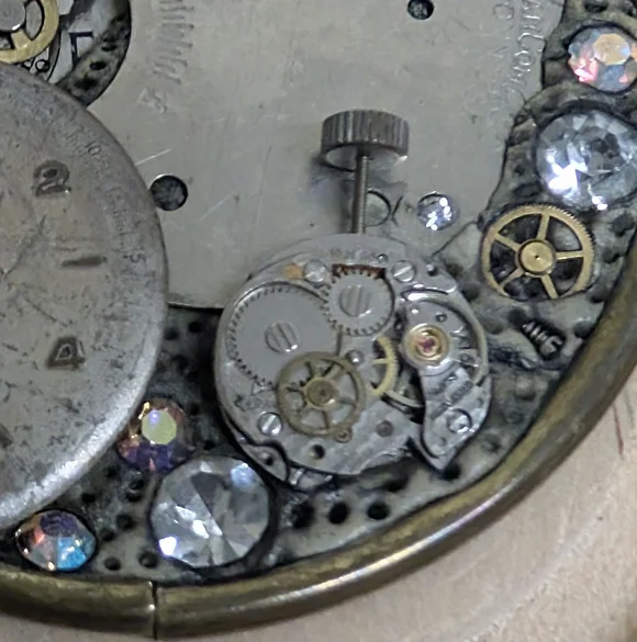 ARTIST Steampunk Pin Watch Parts Brooch Signed Leslie Mones - Picture 2 of 12